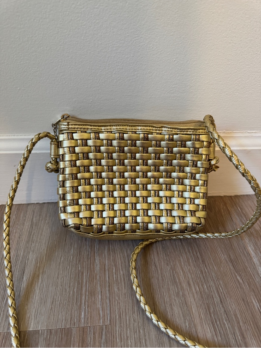 Vintage Tianni Metallic Gold Woven Crossbody Purse Y2K Mini Bag